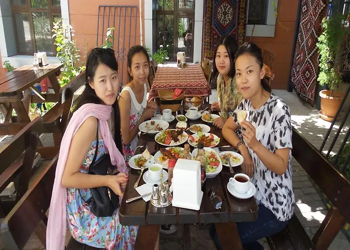 Ali Baba's House Bed & Breakfast 2*