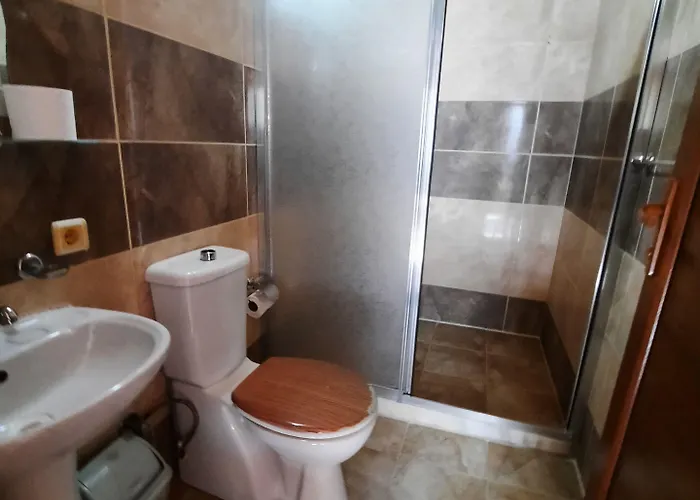 Ali Baba's House Bed & Breakfast 2*