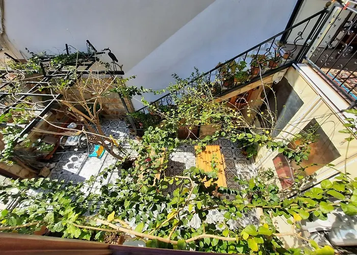 Bed & Breakfast Ali Baba's House 2*