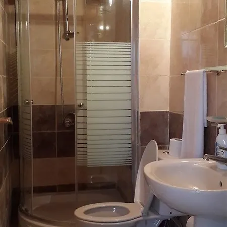 Ali Baba's House Bed & Breakfast 2*